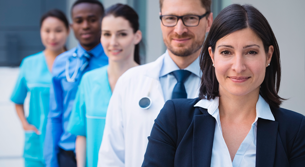 Comment choisir sa blouse médicale ? Le guide complet